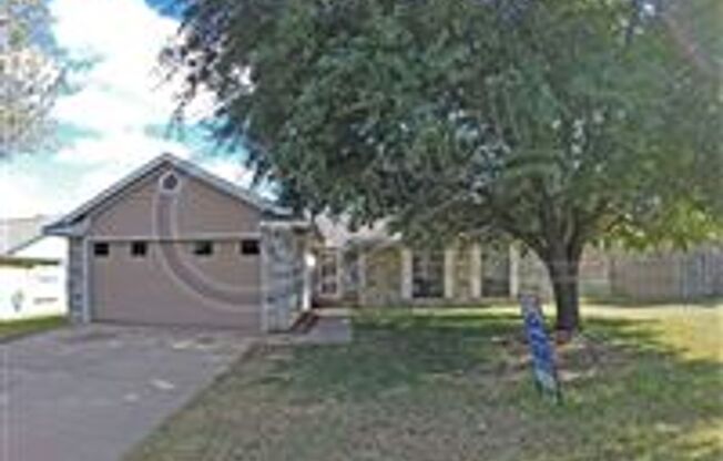 4 beds, 2 baths, $1,425