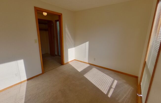 2 beds, 1 bath, $1,600, Unit 1856 Onyx Alley