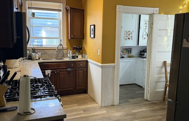 5 beds, 2 baths, 2,000 sqft, $3,800, Unit 2