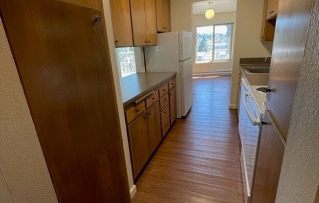 2 beds, 1 bath, 900 sqft, $2,450, Unit 105