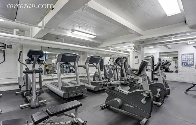420 E 64 ST