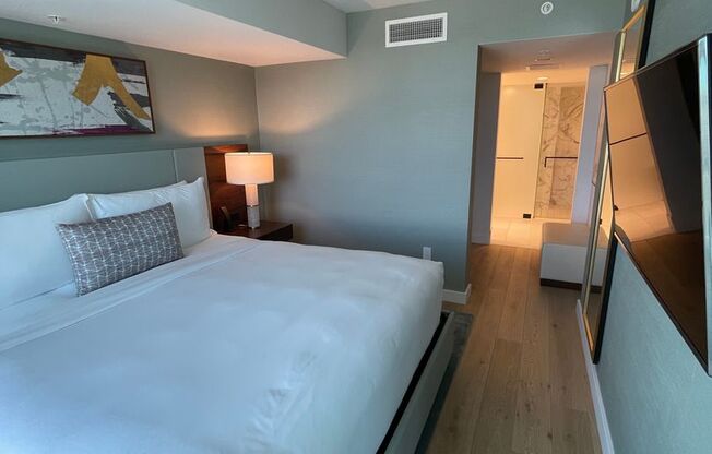 Rarely Available 1 Bed 2 Bath Long-Term in Ritz-Carlton Residences!!!