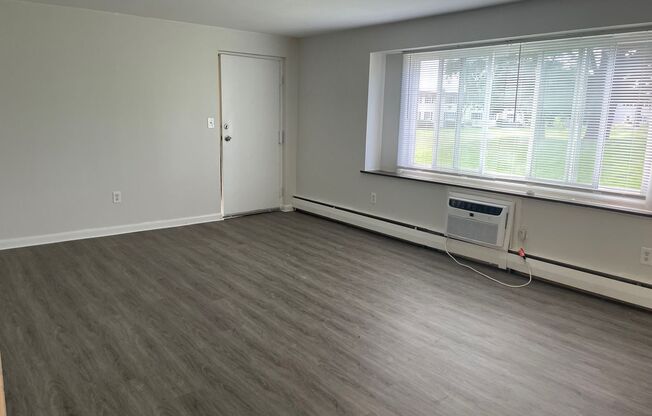 2 beds, 1 bath, $1,745, Unit 232-G04