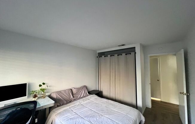 2 beds, 2 baths, $2,950, Unit 2 Circle Drive #E