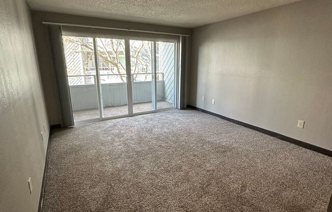 1 bed, 1 bath, 643 sqft, $1,275, Unit 229