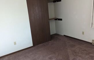 2 beds, 1 bath, $1,100