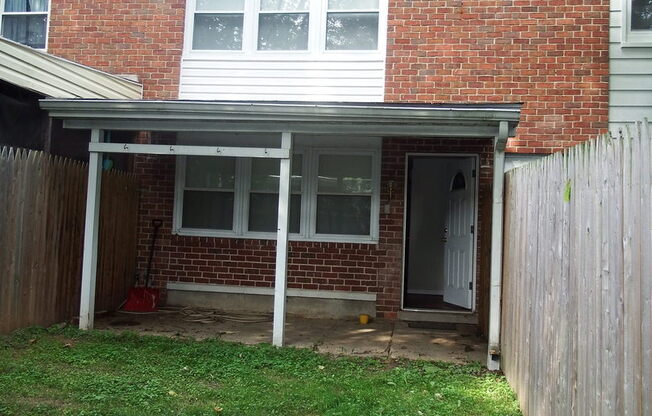 3 beds, 1.5 baths, $1,395