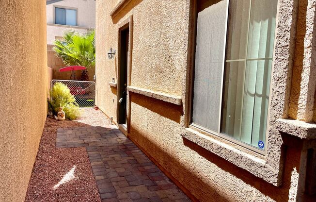 3 beds, 2 baths, $1,800