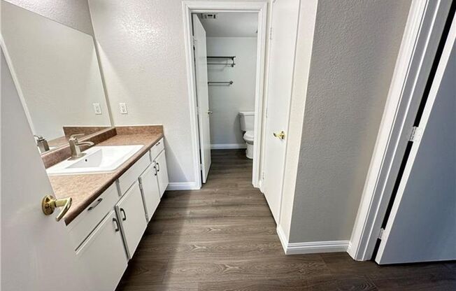 1 bed, 1 bath, $1,250, Unit #2007