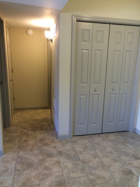 1 bed, 1 bath, 615 sqft, $800, Unit D10