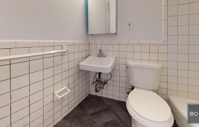 212 E 85 ST