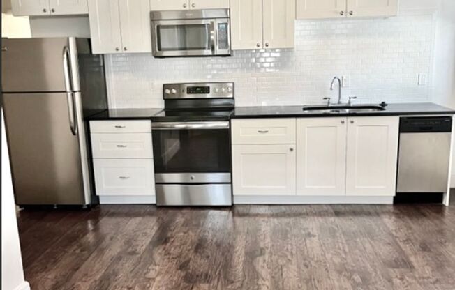 1 bed, 1 bath, 650 sqft, $1,195, Unit 02