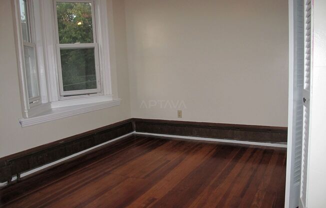 87 BARTLETT ST