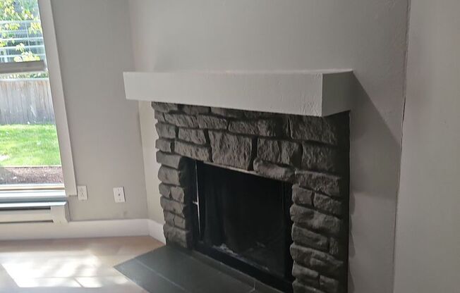 2bed/1bath unit on S 95th