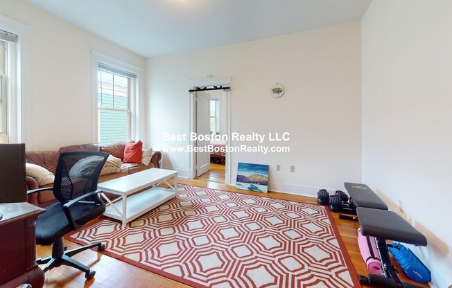 91 Trowbridge St