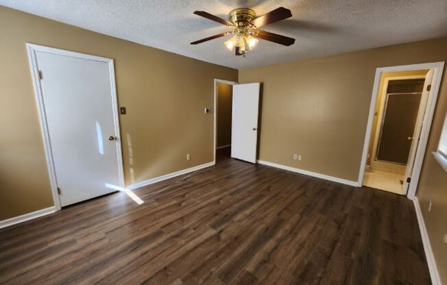 3 beds, 2 baths, $1,600