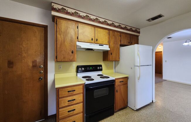 2 beds, 1 bath, $1,350