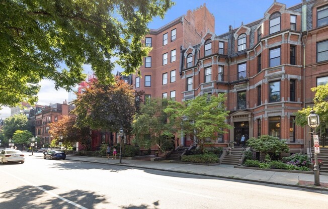 3 beds, 1 bath, 1,035 sqft, $3,975, Unit L