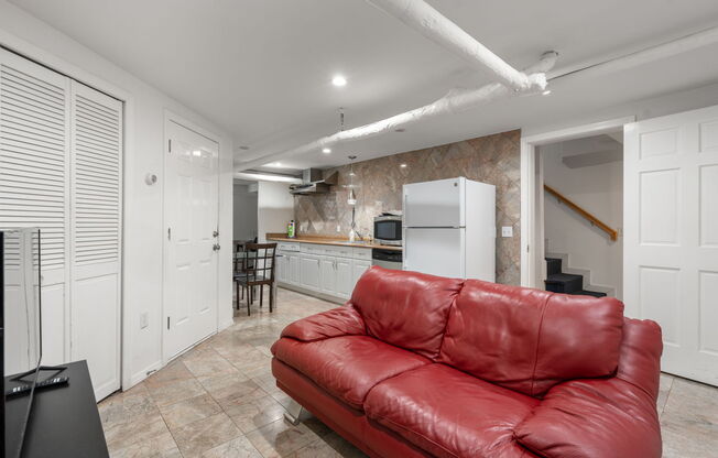 407 BROADWAY