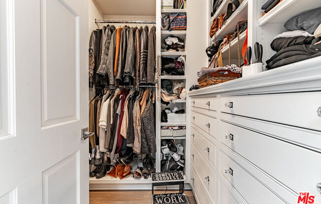 1438 SAN YSIDRO DR
