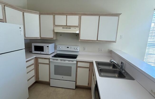 2 beds, 2 baths, $1,350, Unit Unit 63-G