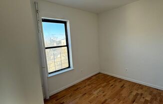 4 beds, 1 bath, $3,870