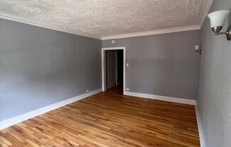 2433 E. 79th St