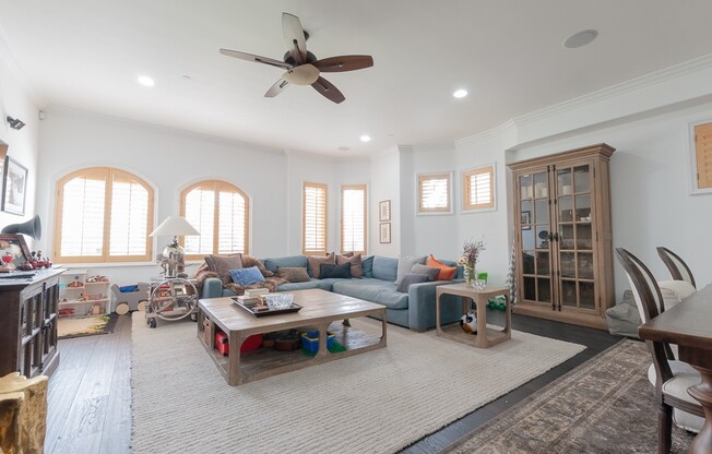 143 N Arnaz Dr