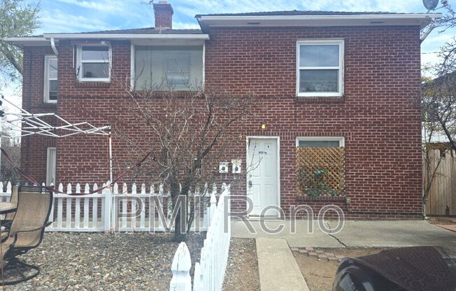 422 1/2 LAWRENCE