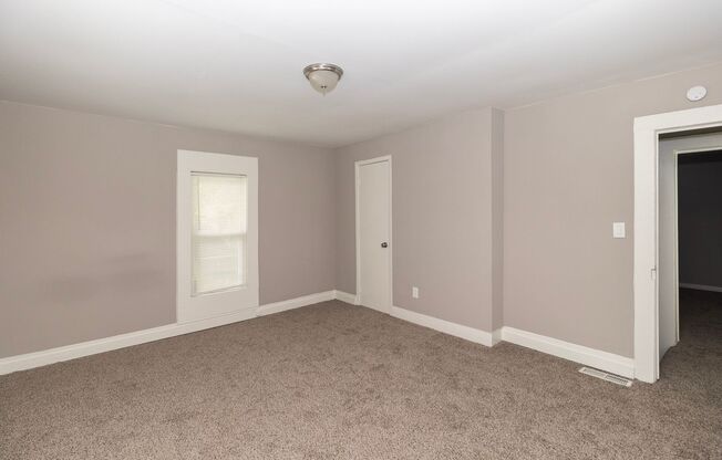 2 beds, 1 bath, $1,200