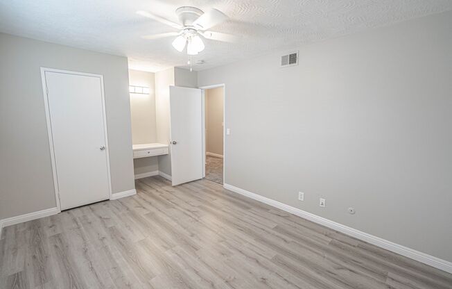 2 beds, 1 bath, $2,100