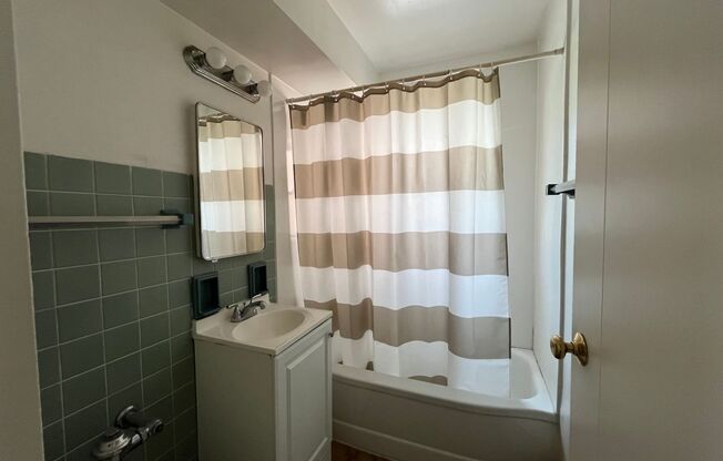 1 bed, 1 bath, $1,195, Unit 503