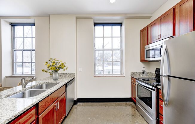 2 beds, 1 bath, 927 sqft, $1,365, Unit 104