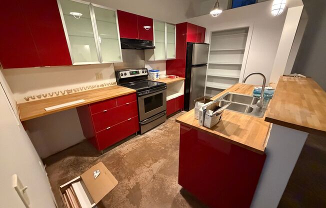 Modern gated 1 bedroom