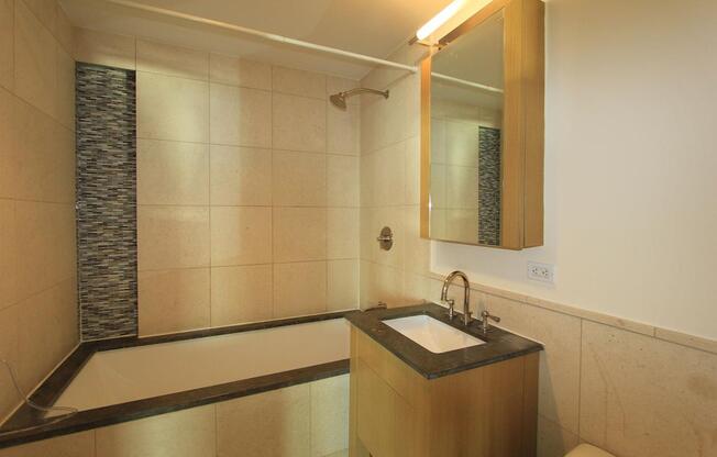 1 bed, 1 bath, 794 sqft, $5,100, Unit 38-H