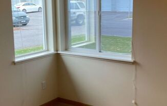 3 beds, 1.5 baths, 1,084 sqft, $2,000, Unit 29