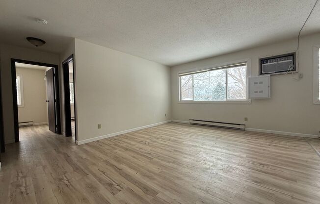 Eastown - 365-395 2nd Ave NE