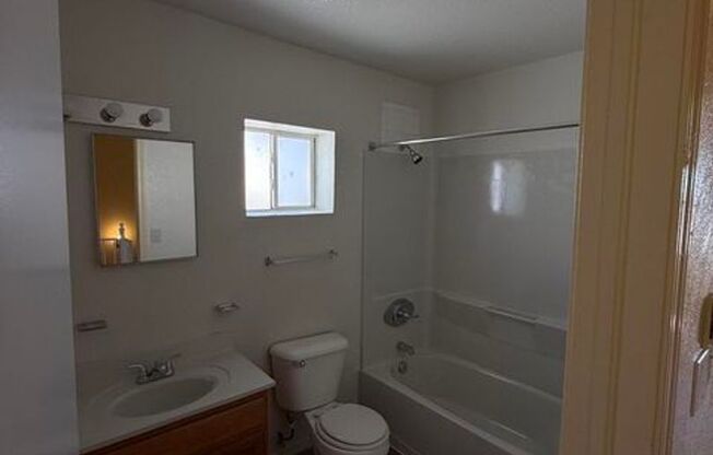 4 bedroom 2.5 bath home in East El Paso!