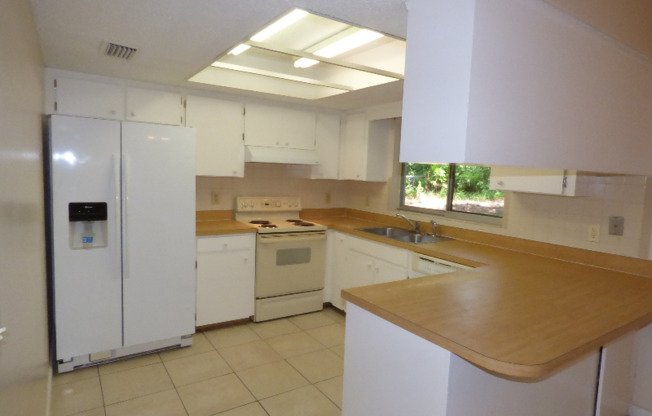 795 SWEETBRIER DR