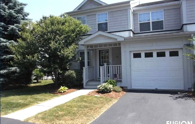Impeccably Maintained 3bd, 2 bth Stonington Circle Condo for August