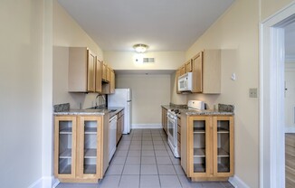2 beds, 1 bath, 800 sqft, $1,475, Unit 200