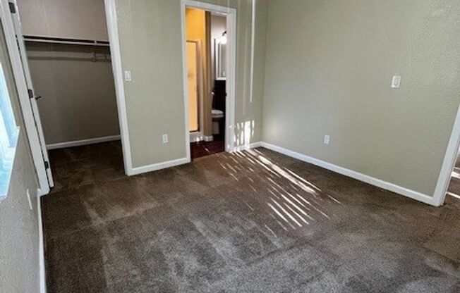 2 beds, 2 baths, 900 sqft, $2,015, Unit 124