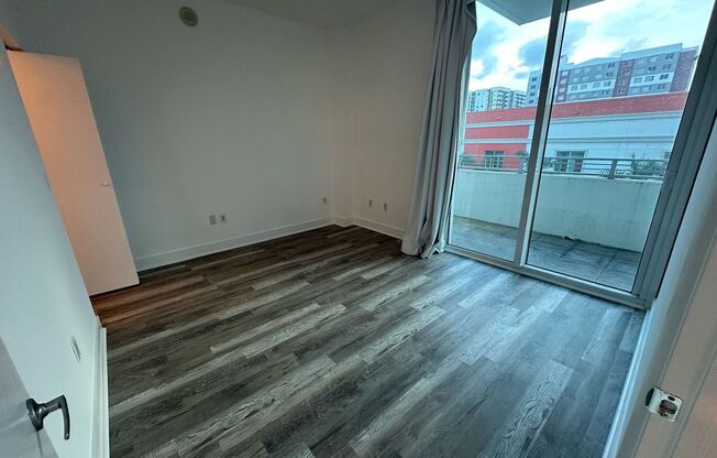 350 NE 24th St
