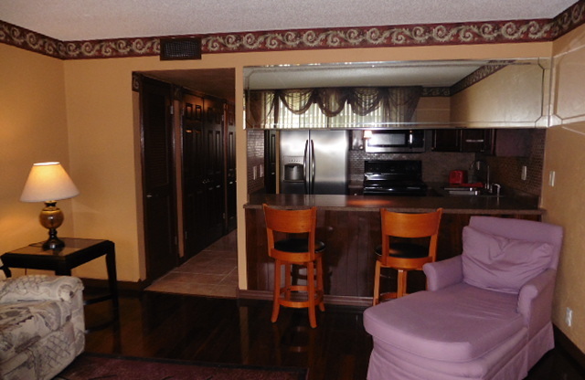 Amazing 1 Bed 1 Bath Furnished A1A Condo in Daytona Beach! Community Pool!!!