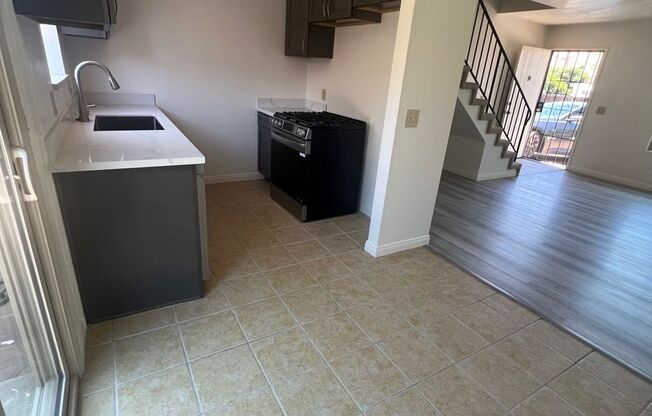 PERSIMMON AVENUE (8 units)