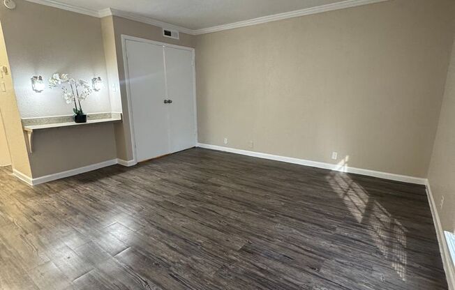 Studio, 1 bath, 325 sqft, $1,000, Unit 239A