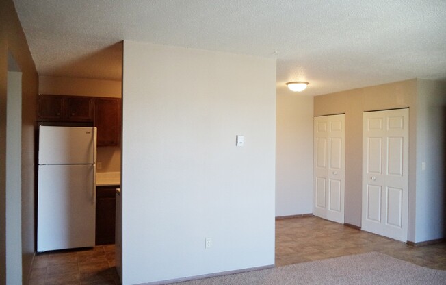 2 beds, 1 bath, 750 sqft, $795, Unit 705-23