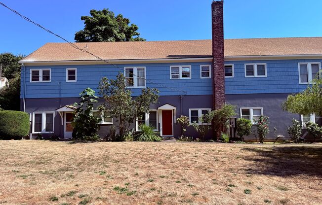 #219-8527 N Decatur St