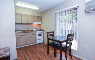 Casa Del Sol Apartments