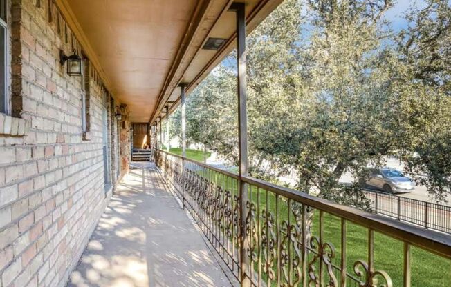 1 bed, 1 bath, 704 sqft, $1,150, Unit 156